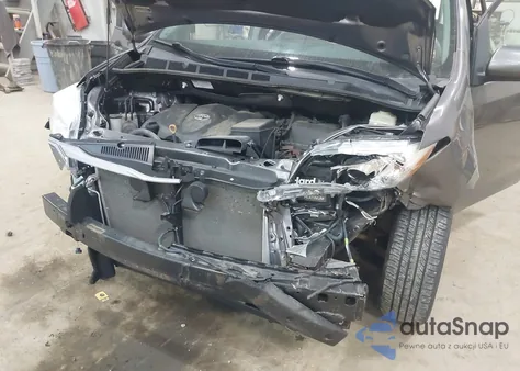 2017 Toyota Sienna Xle 8 Passenger z USA, uszkodzony, nr VIN 5TDYZ3DC1HS843034